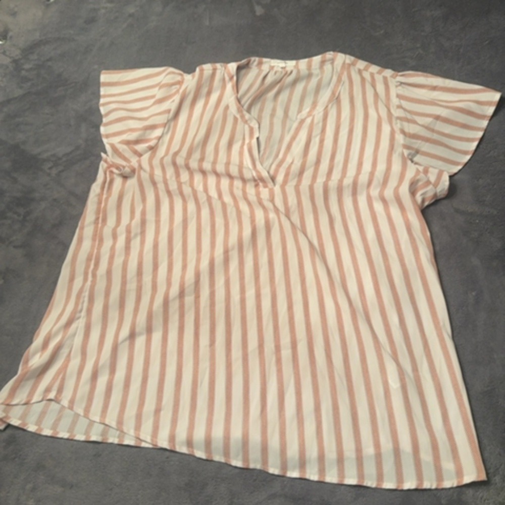 Maurices Blouse Women XXL White Pink Striped Flutter Sleeve Casual Summer Top